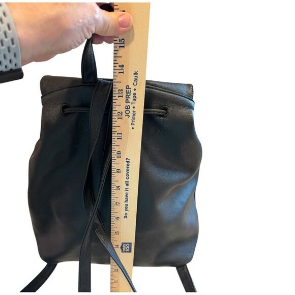 VICTORIA’S SECRET Limited Edition Logo Backpack Purse Bag Black Faux Leather - Picture 7 of 10